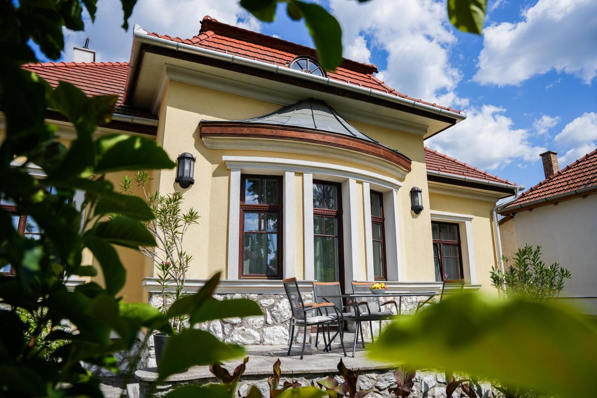 Várkert Deluxe Apartmanház Miskolc Exterior foto